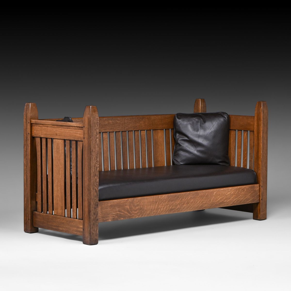 L&JG Stickley #222 Oak Evenarm Settle c1910