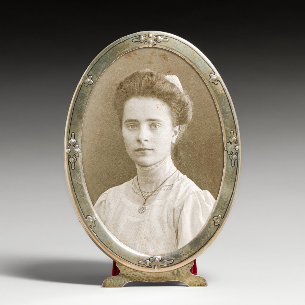 Shreve & Co #5384 Sterling Silver 14th Century Picture Frame c1910