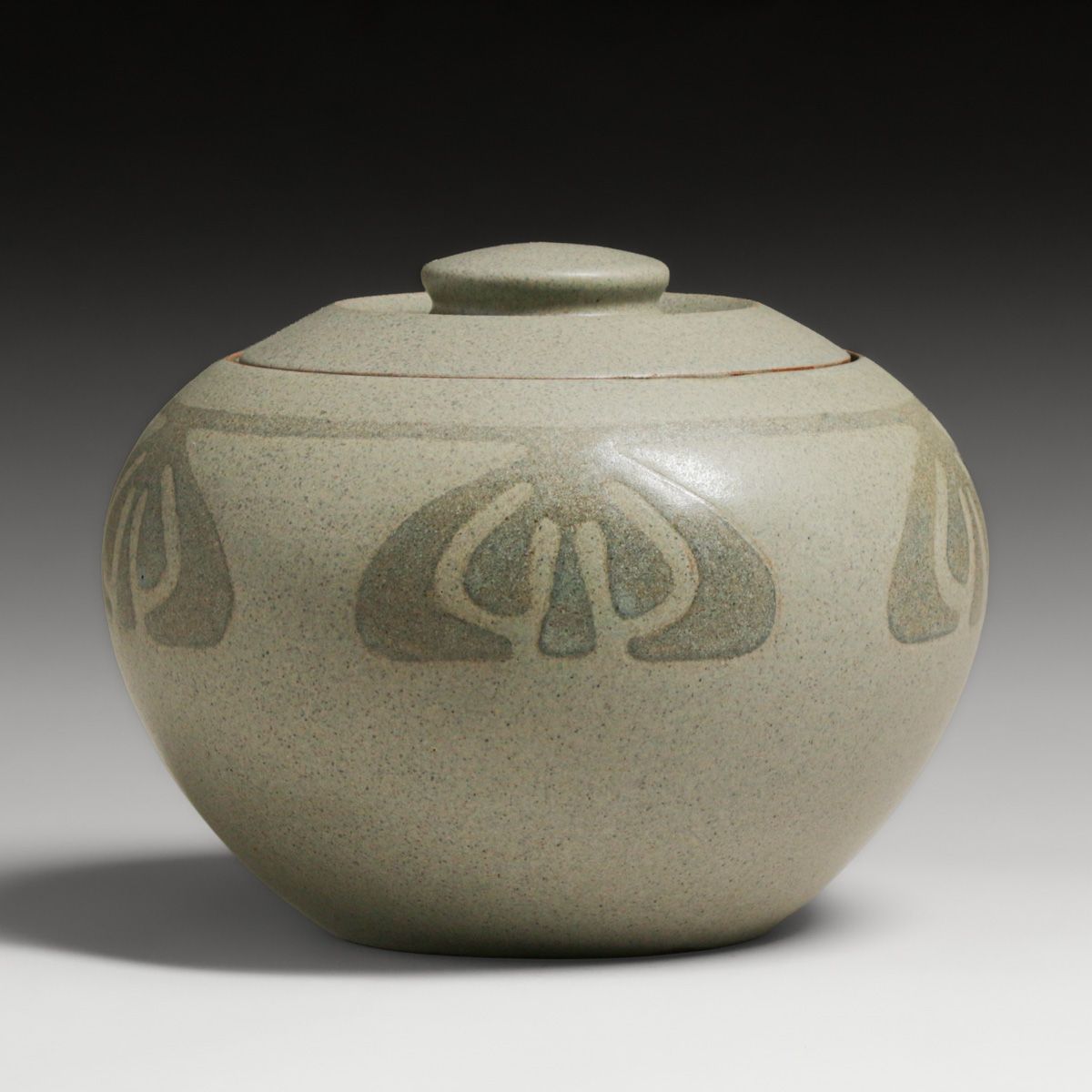 Marblehead Pottery Decorated Covered Jar c1905