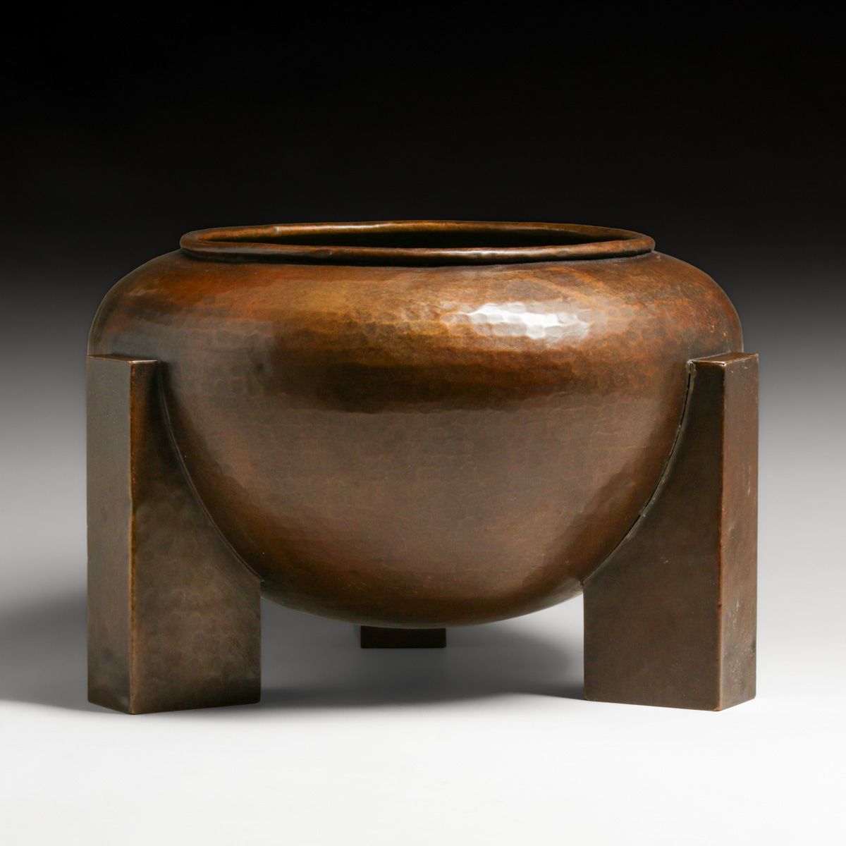 Prairie School Hammered Copper Jardiniere c1910