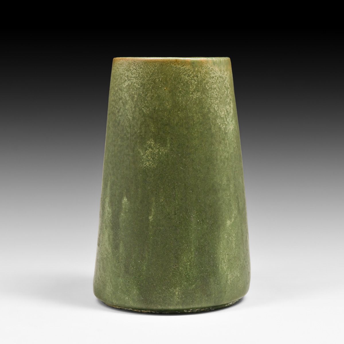 Minneapolis Handicraft Guild Matte Green Vase 1904-1918