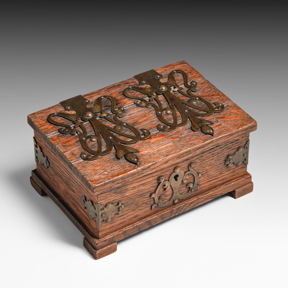 Arts & Crafts Oak Desktop Humidor Caddy – Removable Brass Mesh Liner c1900
