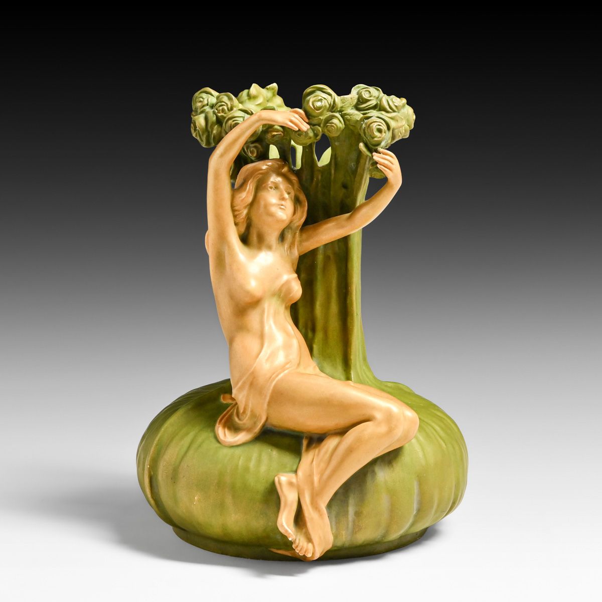 Amphora Art Nouveau Ernst Wahliss Vienna Turn-Teplitz Figural Vase c1900