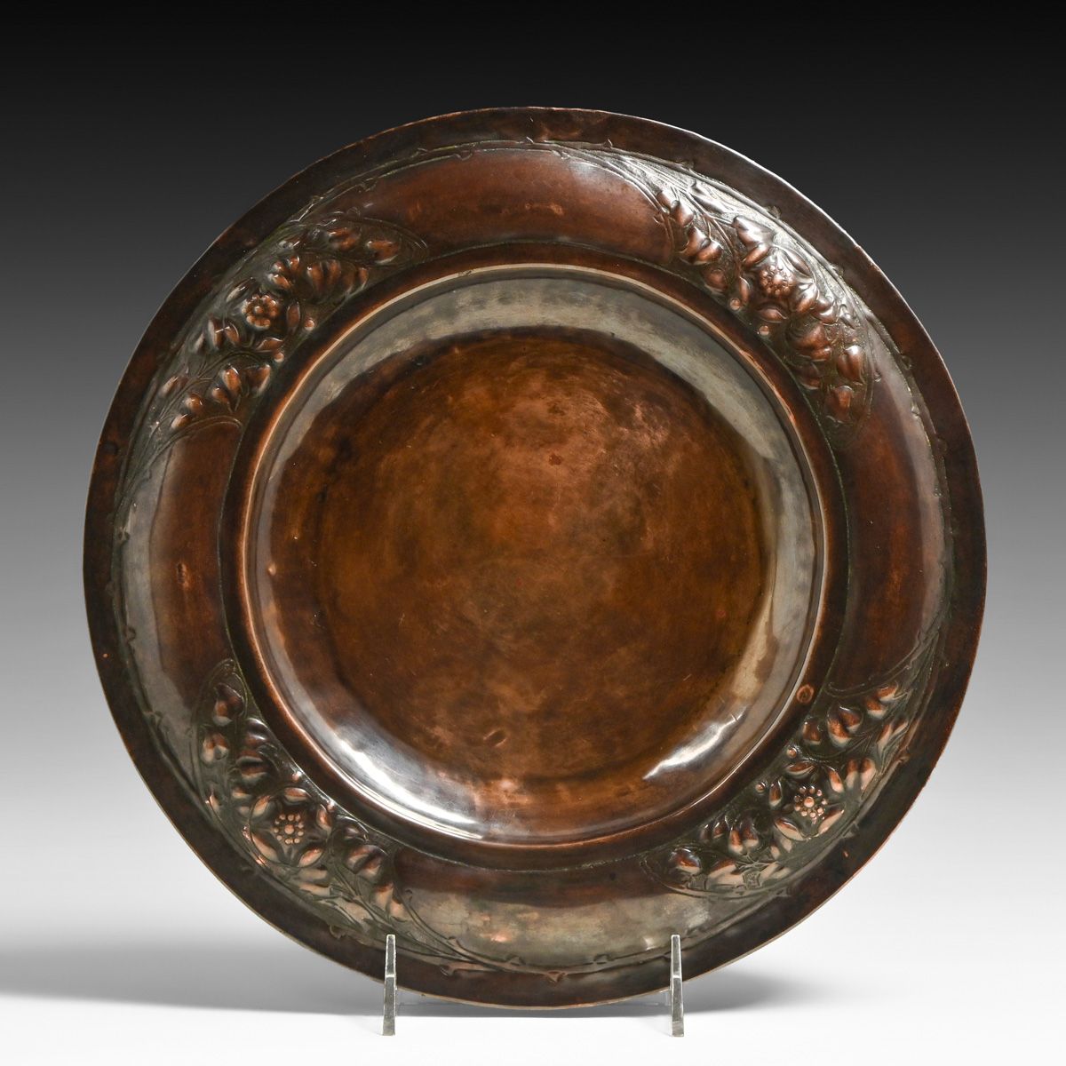 Arts & Crafts Period Repousse Hammered Copper Tray c1900s