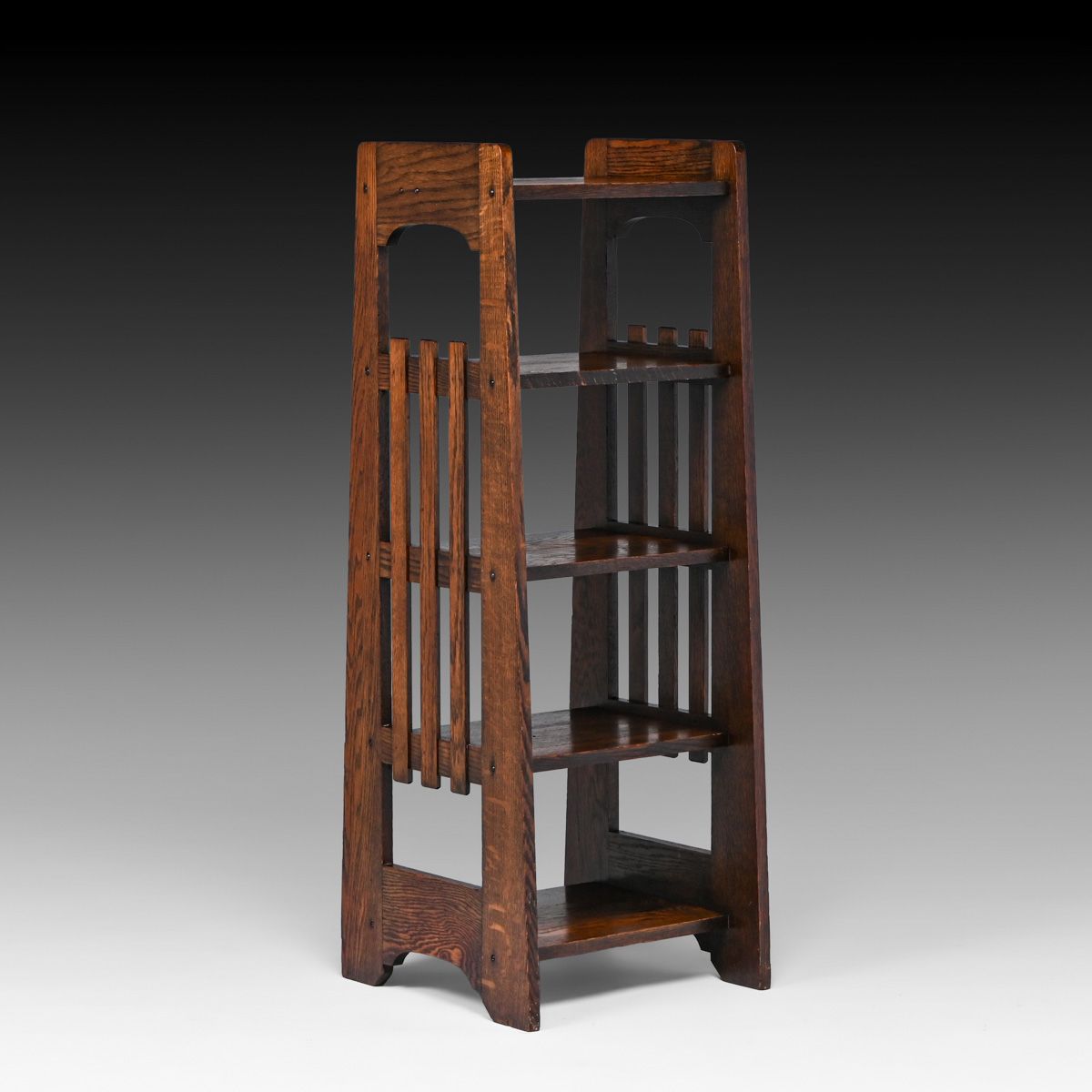 Grand Rapids Arts & Crafts Tapered Oak Magazine Stand c1910