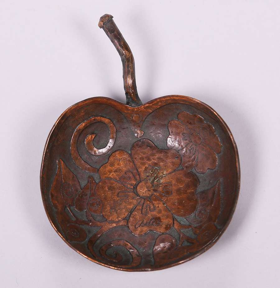 apple-shapedtray1