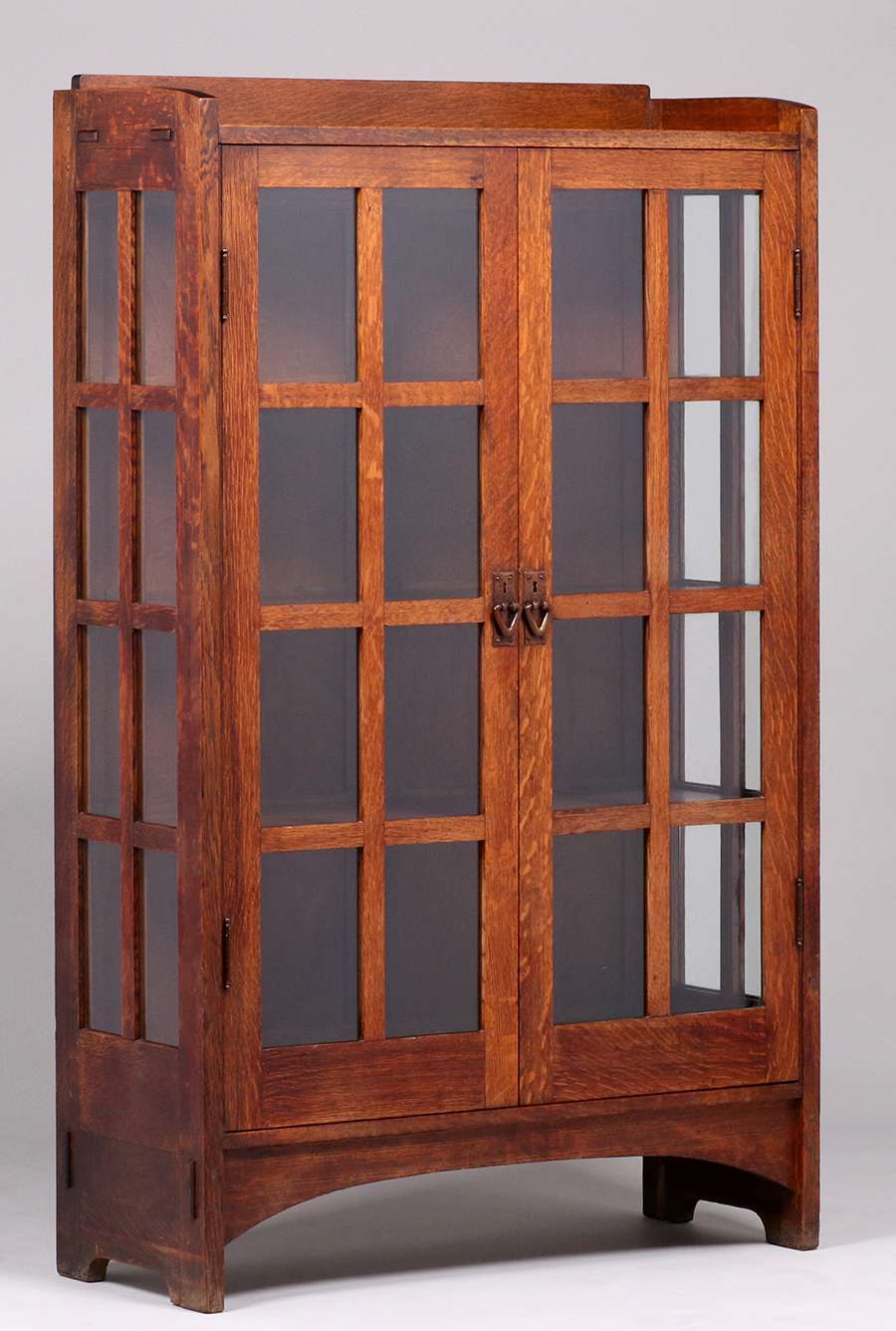 Gustav Stickley 815 Two Door China Cabinet C1910 California