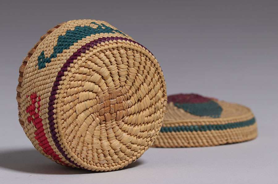 Basket motif serpent Clearance