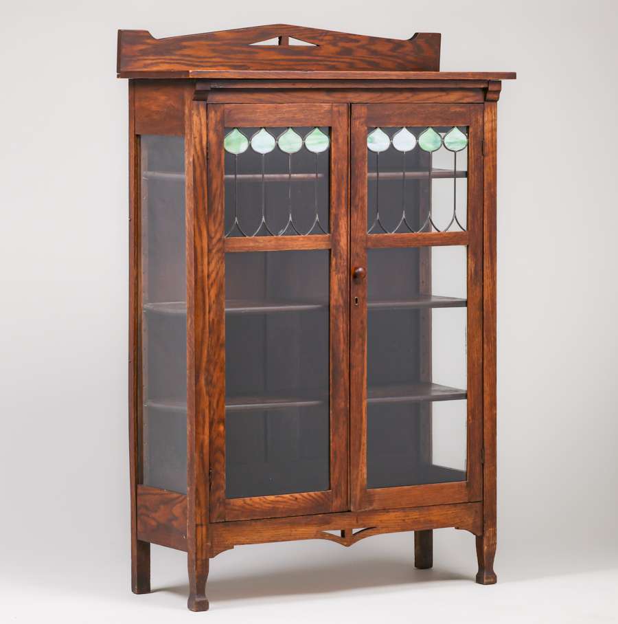 Grand Rapids Arts Crafts Leaded Glass China Cabinet c1910